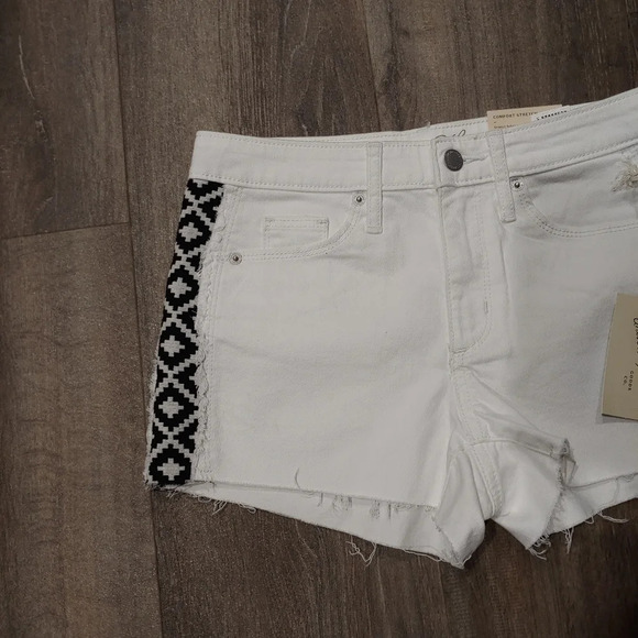 *NWT* Universal Thread High Rise Shortie Short - Picture 3 of 4